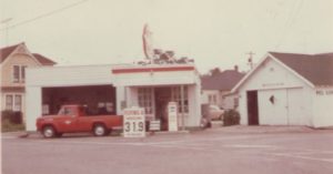 Image of Flying A gas station in 1964 or 65. 2010_40_09 